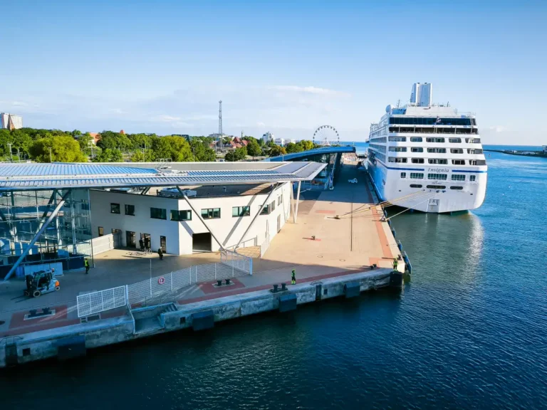 AIDAdiva Ankunft in Warnemünde