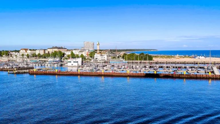 AIDAdiva Ankunft in Warnemünde